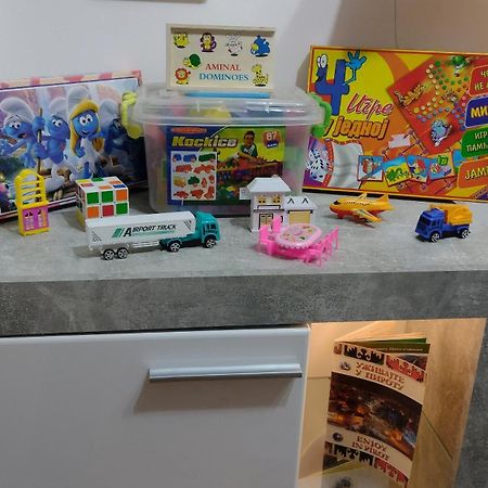 Apartman Maca Pirot Eksteriør billede