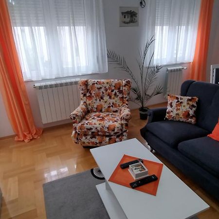 Apartman Maca Pirot Eksteriør billede