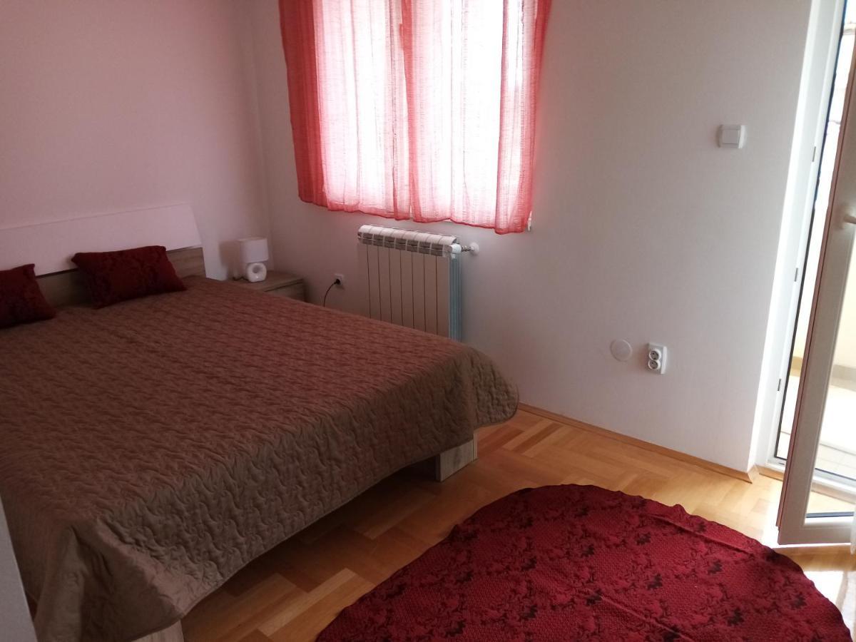 Apartman Maca Pirot Eksteriør billede