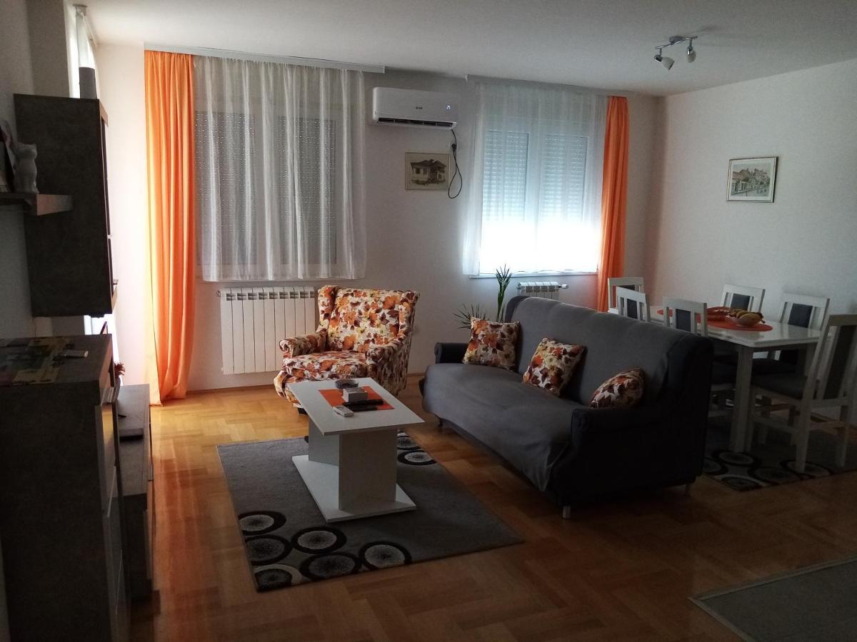 Apartman Maca Pirot Eksteriør billede