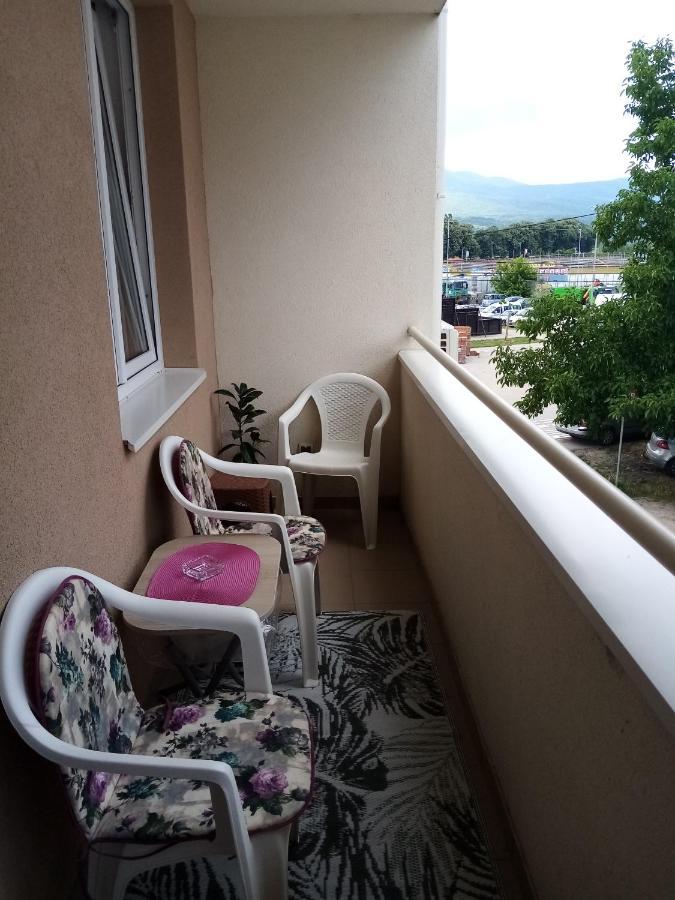 Apartman Maca Pirot Eksteriør billede