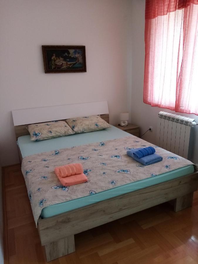 Apartman Maca Pirot Eksteriør billede