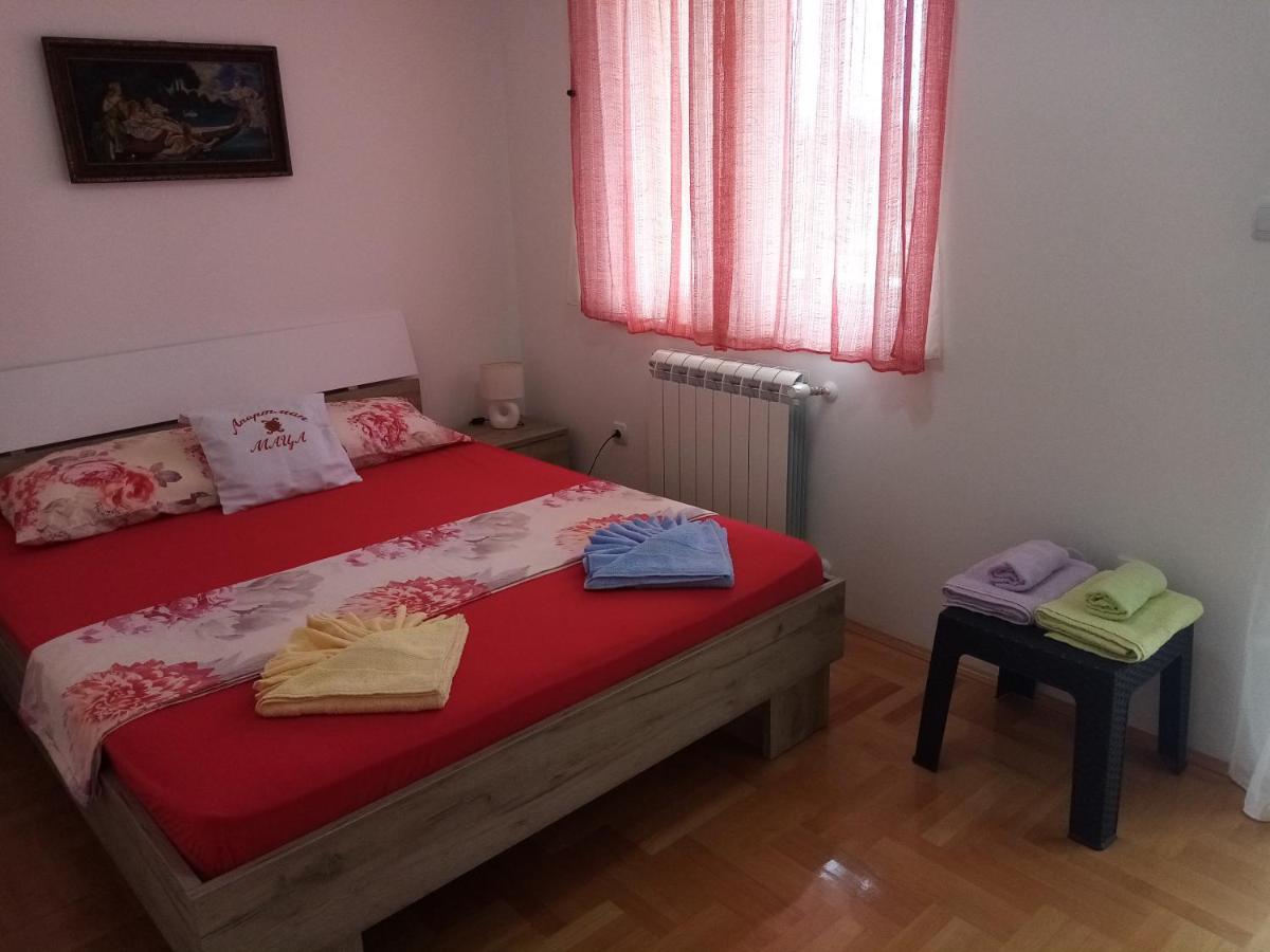 Apartman Maca Pirot Eksteriør billede