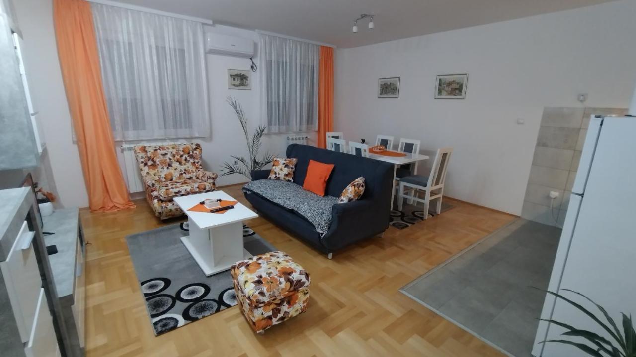 Apartman Maca Pirot Eksteriør billede